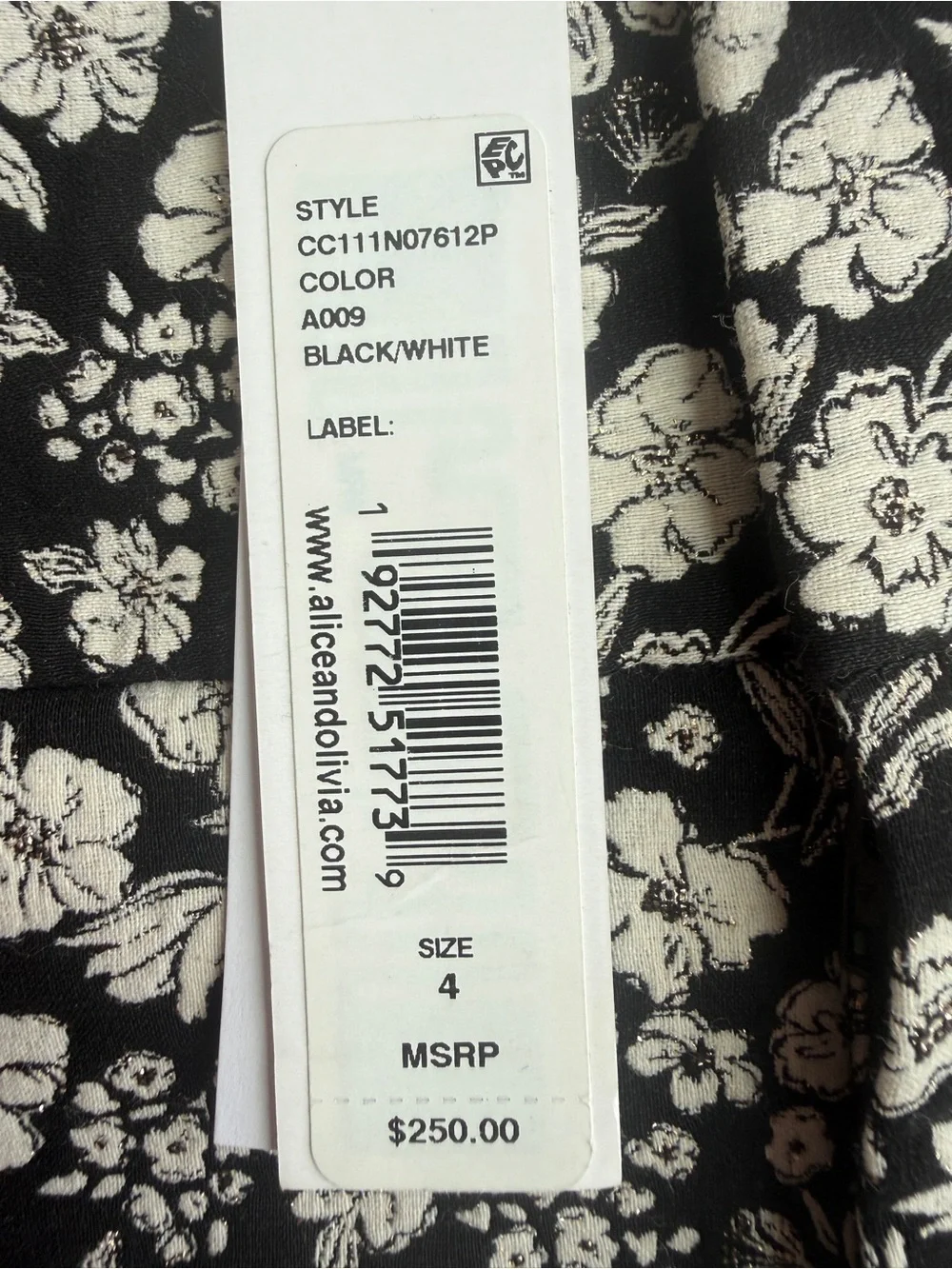 NWT Alice + Olivia  Black/White Cady Stretch Cotton Floral Shorts New with Tags